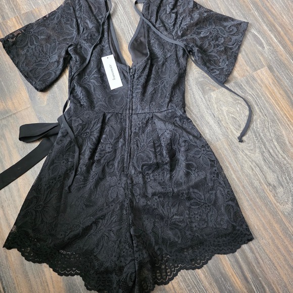Francescas Mi ami Lace Wrap Romper Black Short Sleeve Tie Waist XXS - Picture 4 of 8